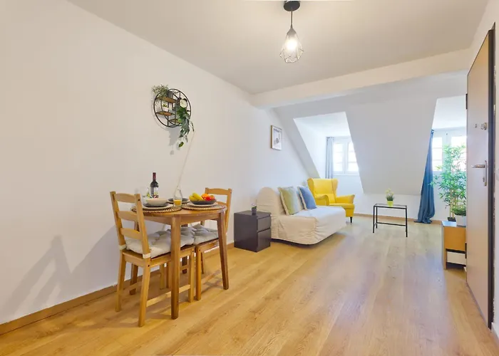 Central Apartment דירה *